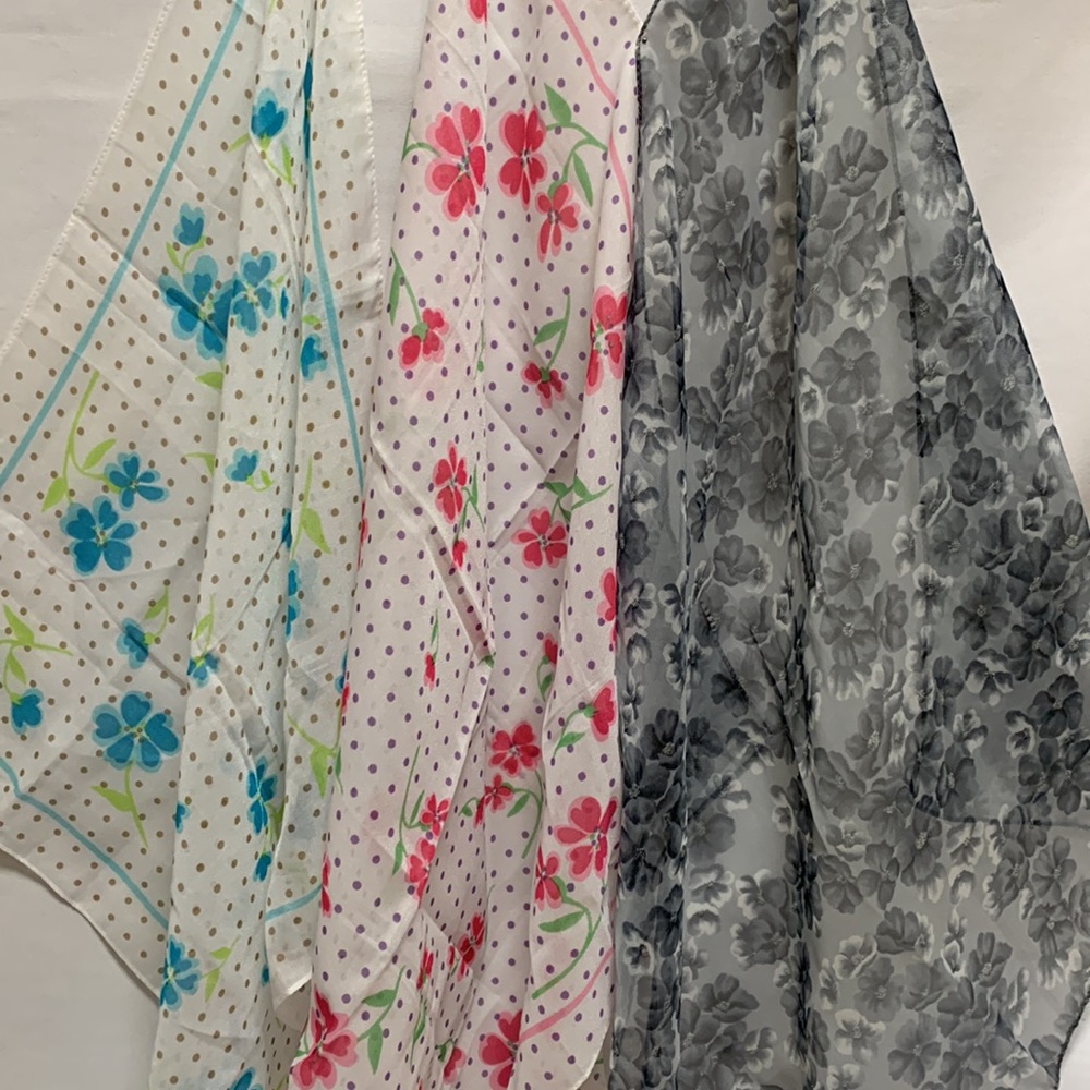 3 vintage floral head scarves